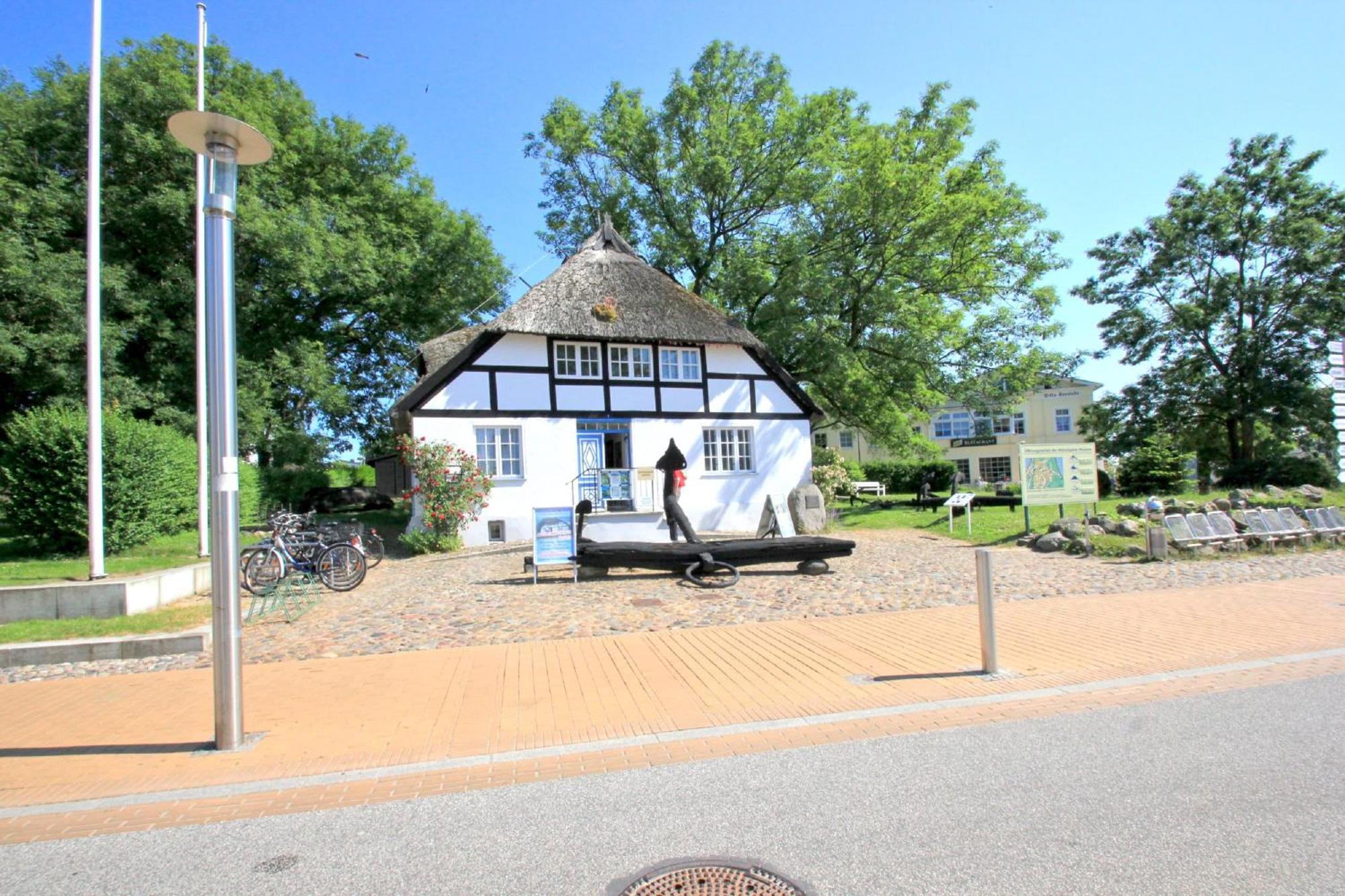 Fewo Mit Terrasse, Gratis Nutzung Vom Ahoi Erlebnisbad Und Sauna In Sellin - Haus Blick Zur See Fewo 13 Герен Екстер'єр фото
